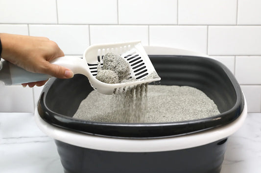 Deluxe 2-In-1 Plastic Cat Litter Scoop with Built-In Waste Bag Dispenser in Handle, 15 Fresh Scent Disposable Waste Bags Included, Assorted Colors